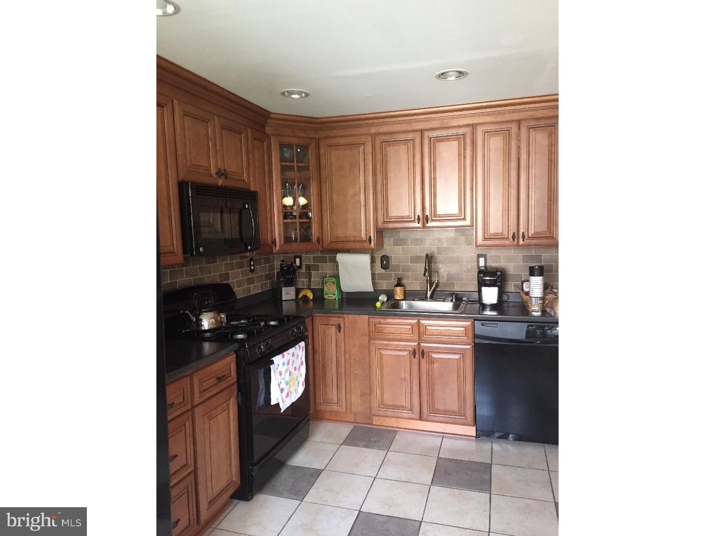 12520 Richton Road Philadelphia, PA 19154 - Photo 11 of 25 Kitchen