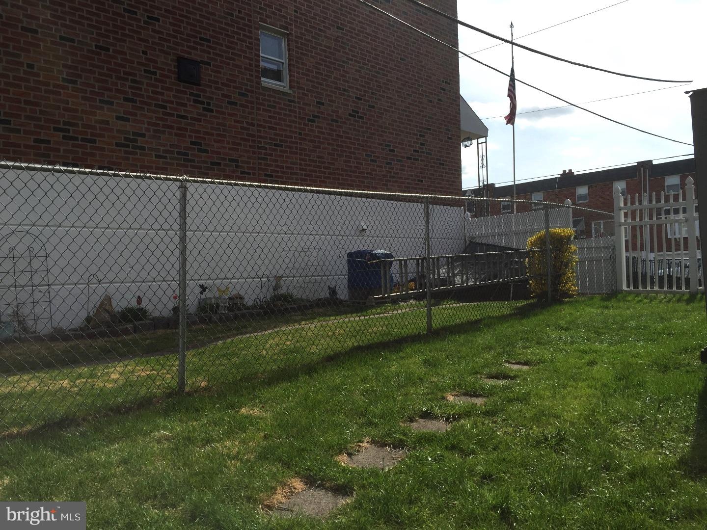 12520 Richton Road Philadelphia, PA 19154 - Photo 23 of 25 Side Yard