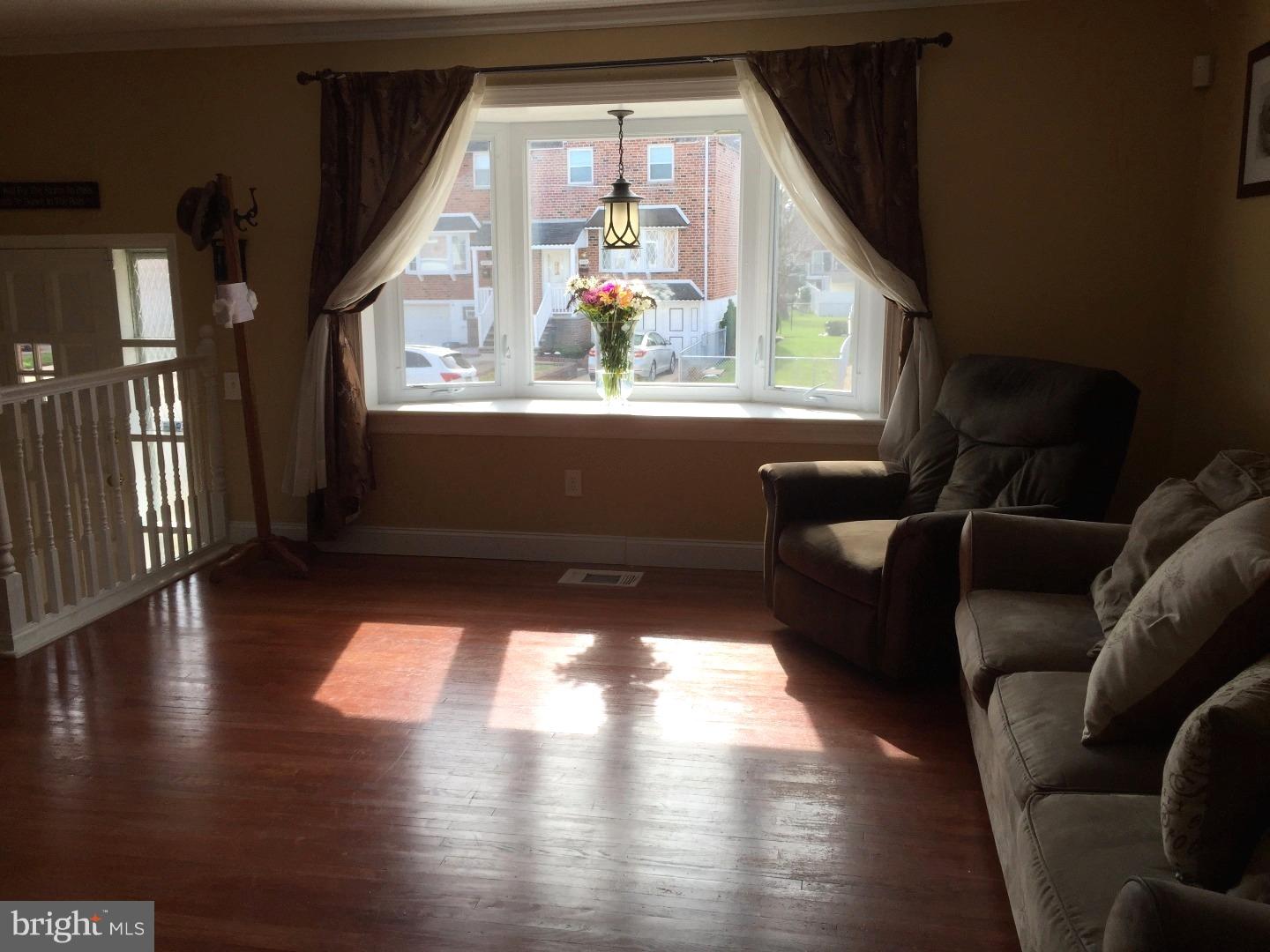 12520 Richton Road Philadelphia, PA 19154 - Photo 6 of 25 Living Room