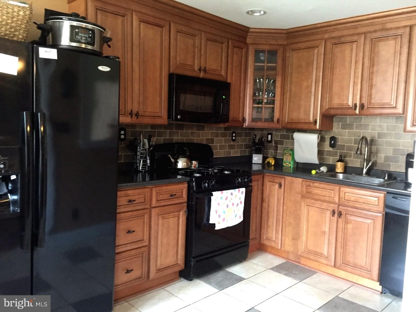 12520 Richton Road Philadelphia, PA 19154 - Photo 10 of 25 Kitchen