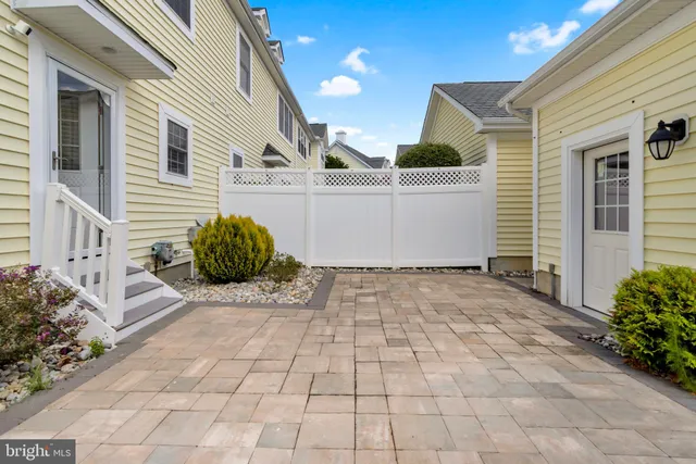 a view of a back yard of the house
