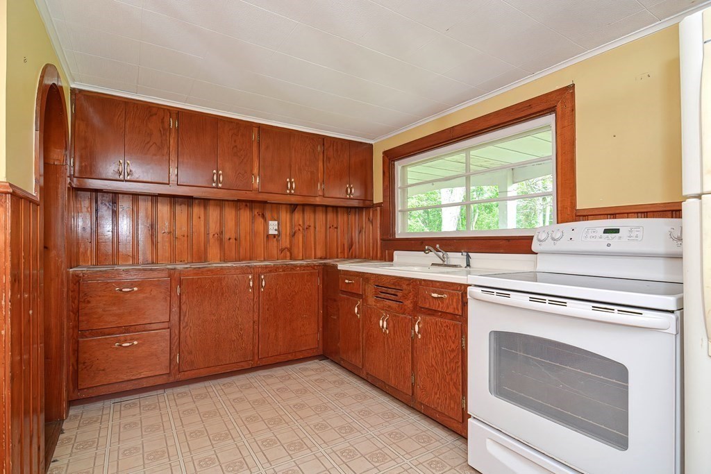 573 Main Road Westport, MA 02790 - Photo 19 of 42 Gallery Image 19