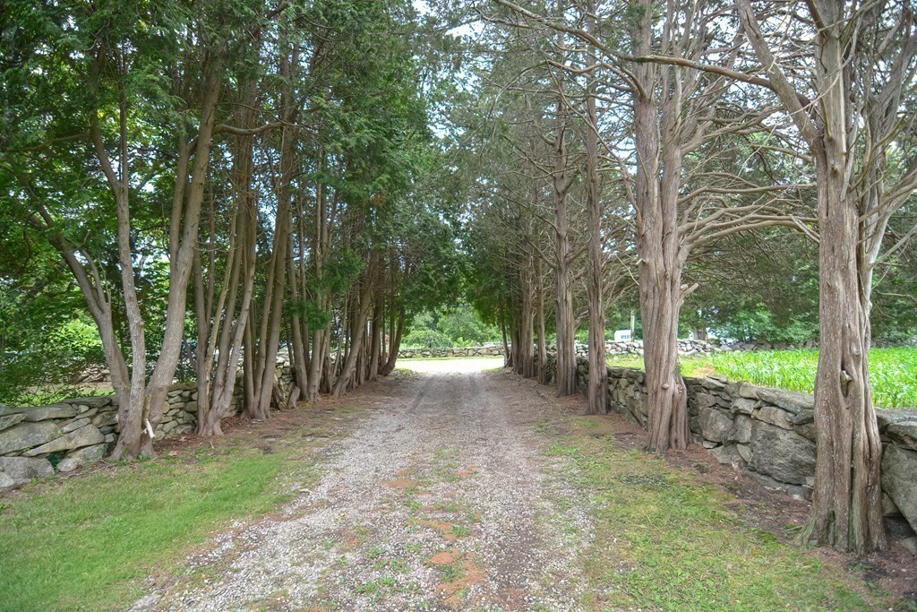 573 Main Road Westport, MA 02790 - Photo 2 of 42 Gallery Image 2