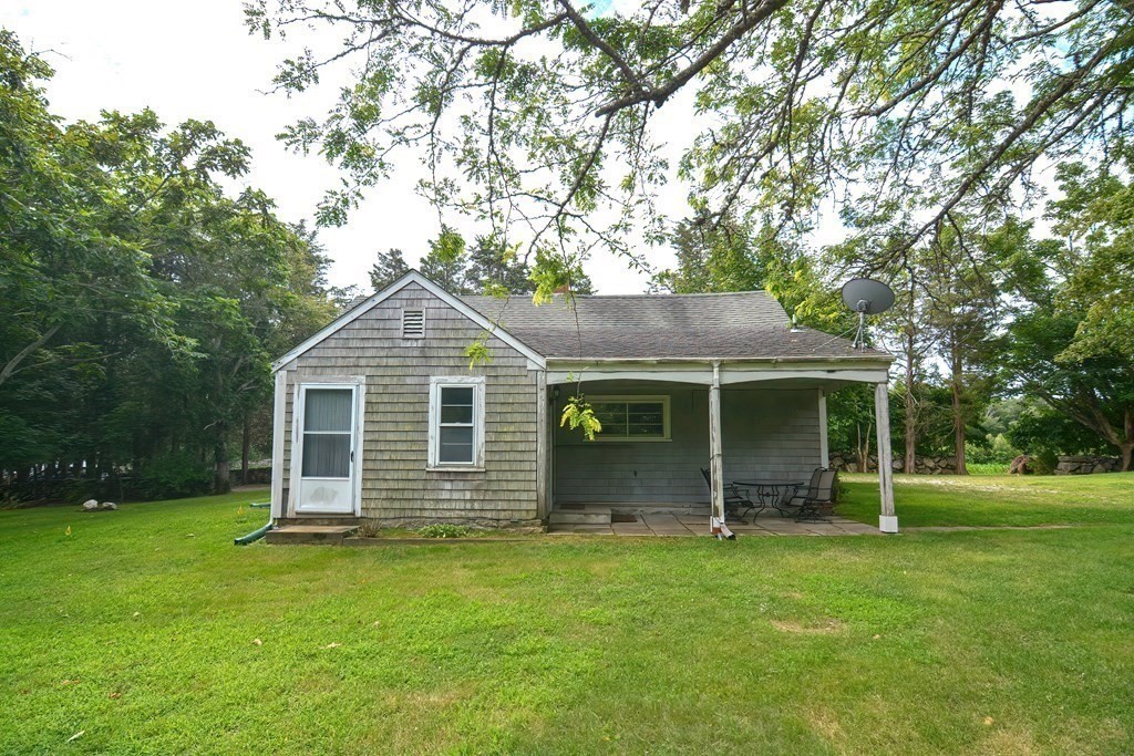 573 Main Road Westport, MA 02790 - Photo 3 of 42 Gallery Image 3