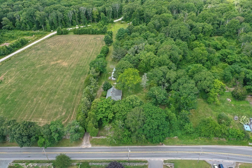 573 Main Road Westport, MA 02790 - Photo 7 of 42 Gallery Image 7