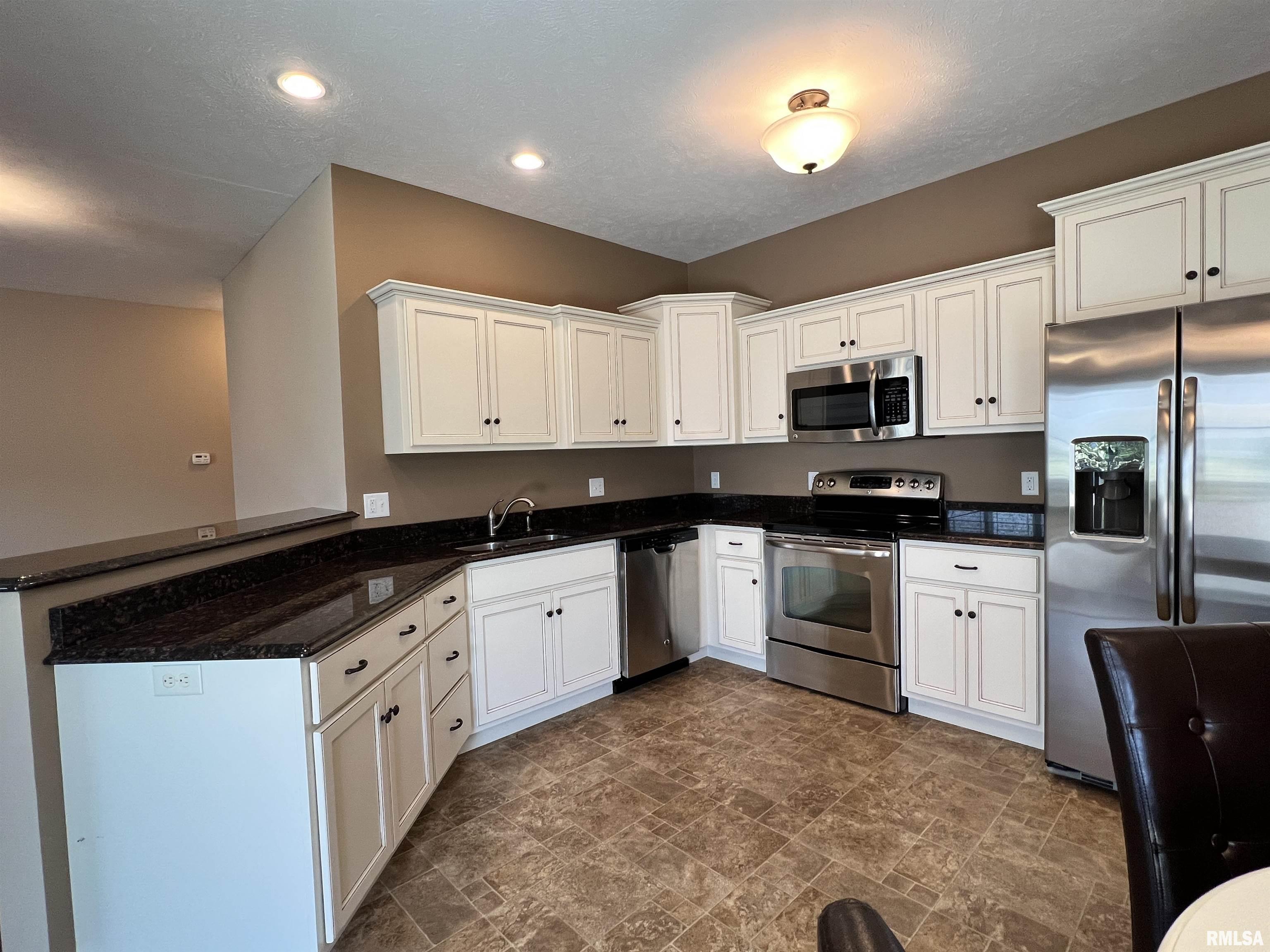 3404 Pinyon Drive Springfield, IL 62711 - Photo 11 of 35