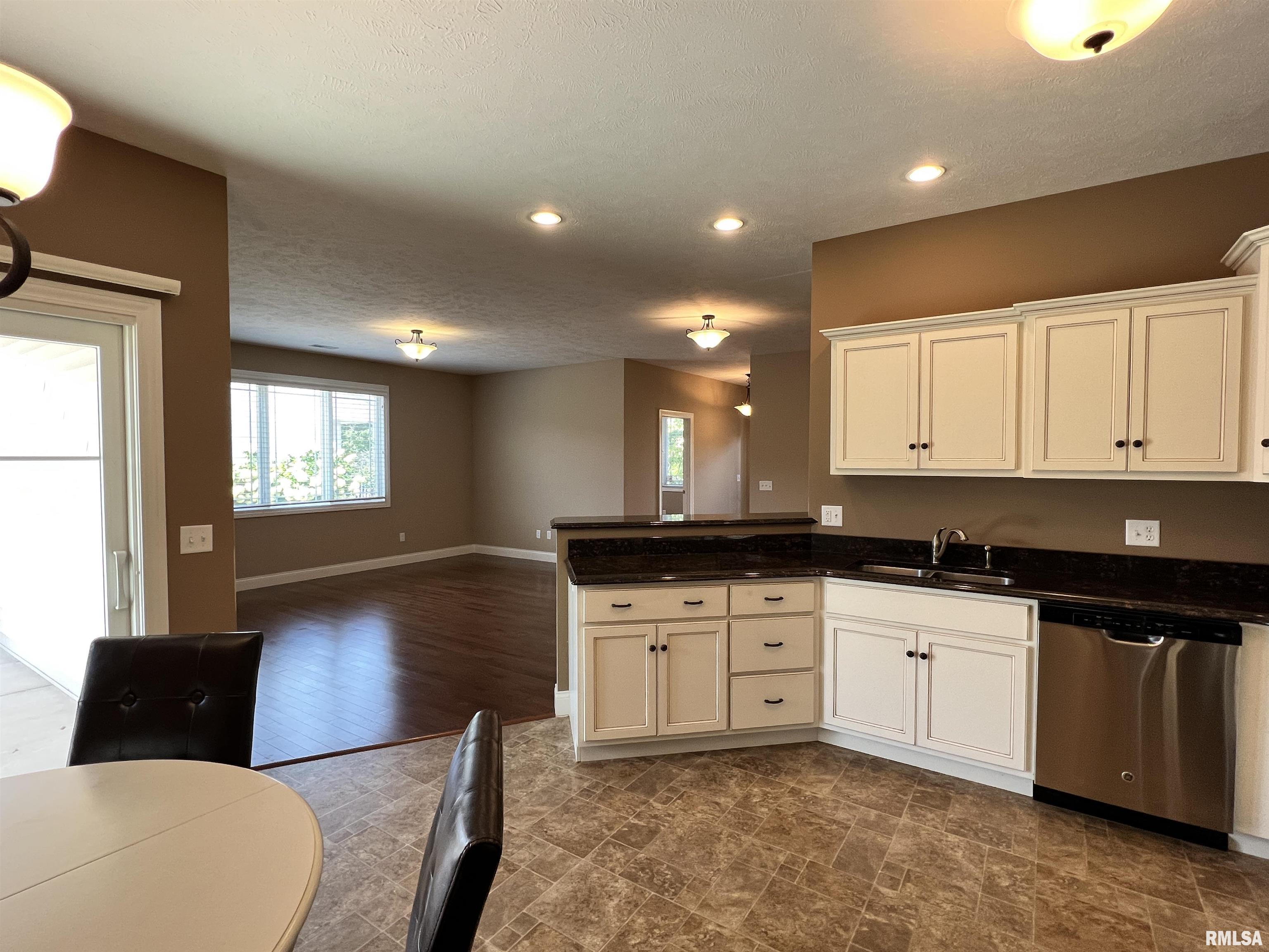 3404 Pinyon Drive Springfield, IL 62711 - Photo 13 of 35