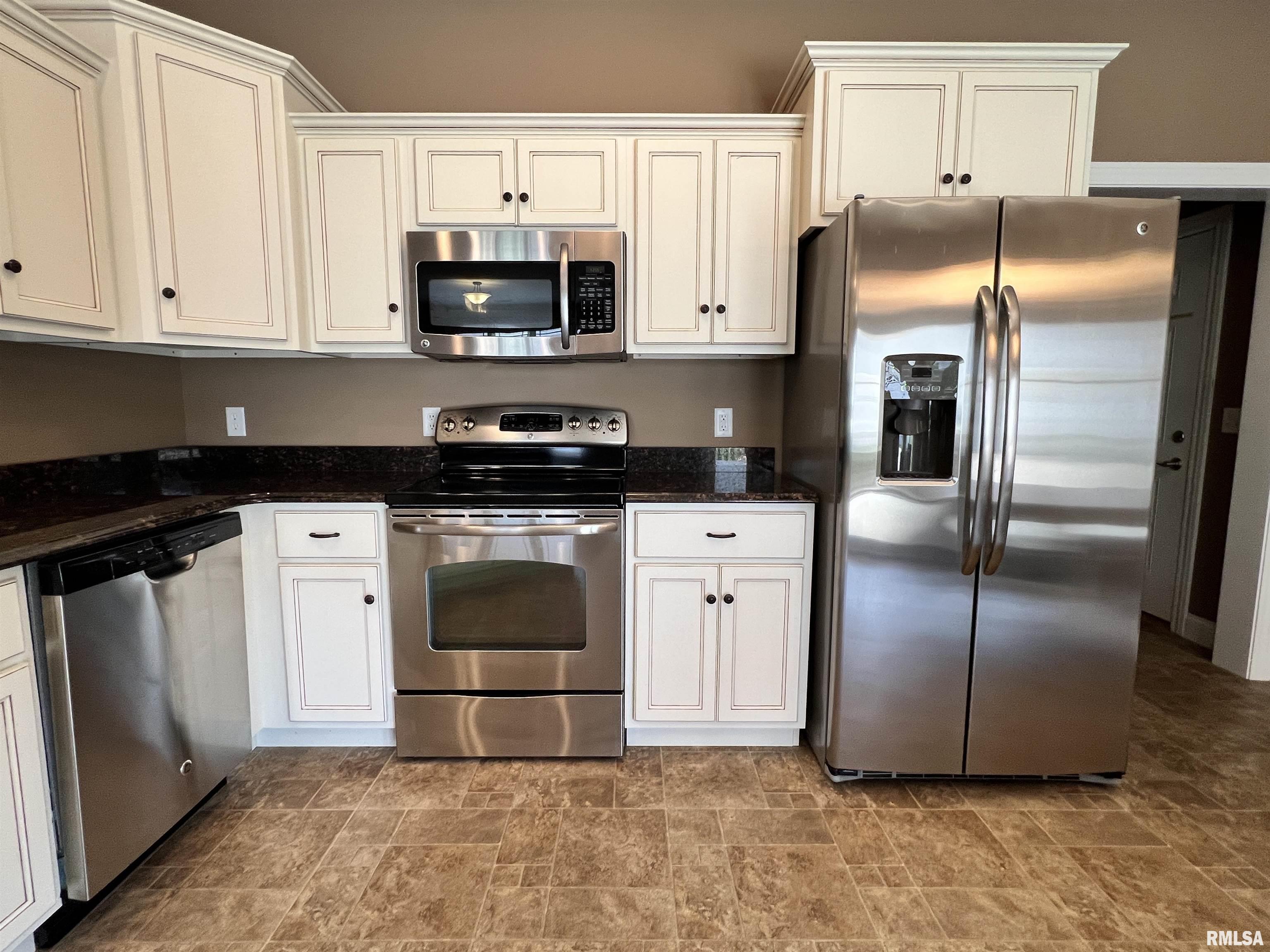 3404 Pinyon Drive Springfield, IL 62711 - Photo 14 of 35