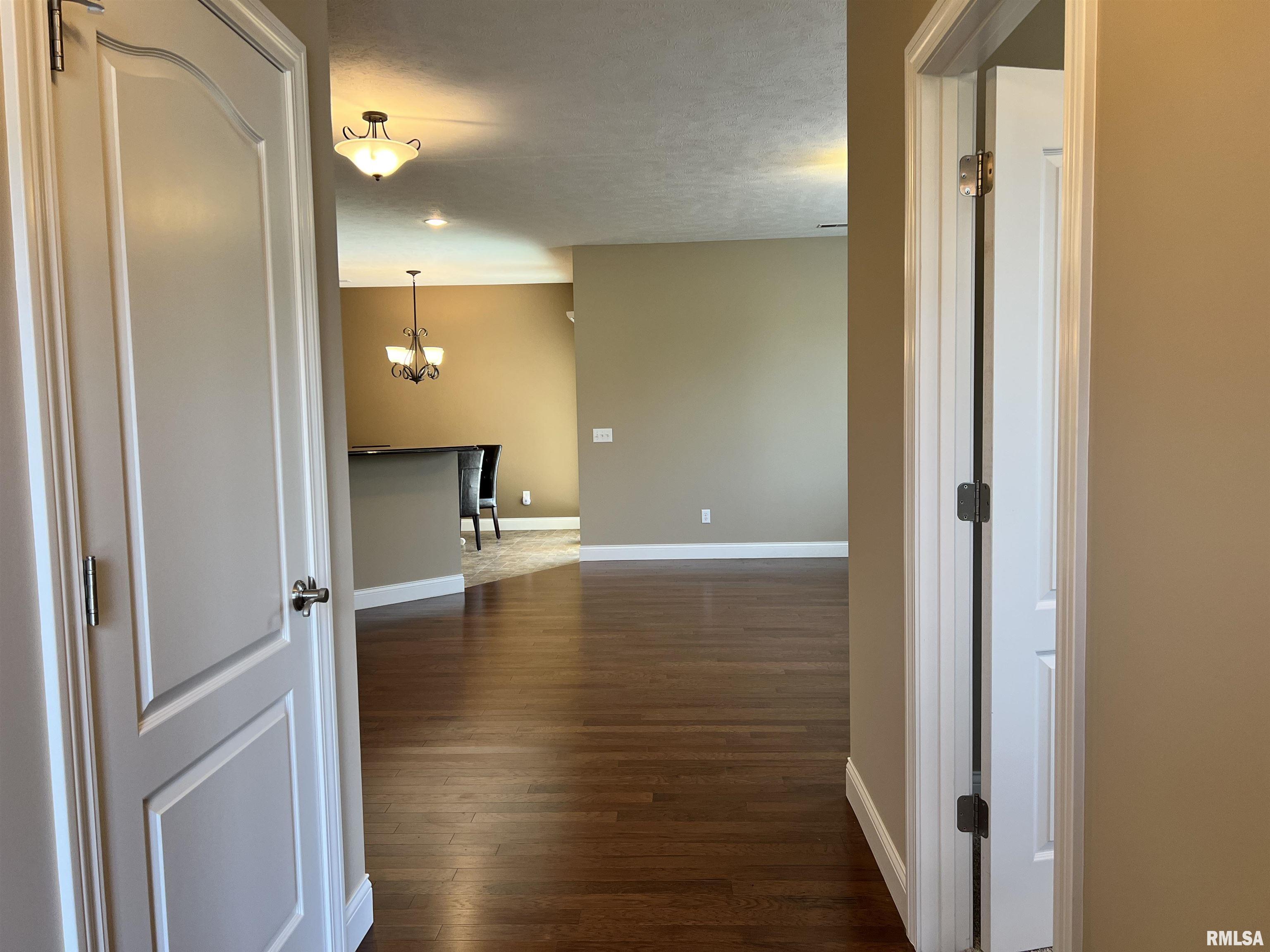 3404 Pinyon Drive Springfield, IL 62711 - Photo 5 of 35