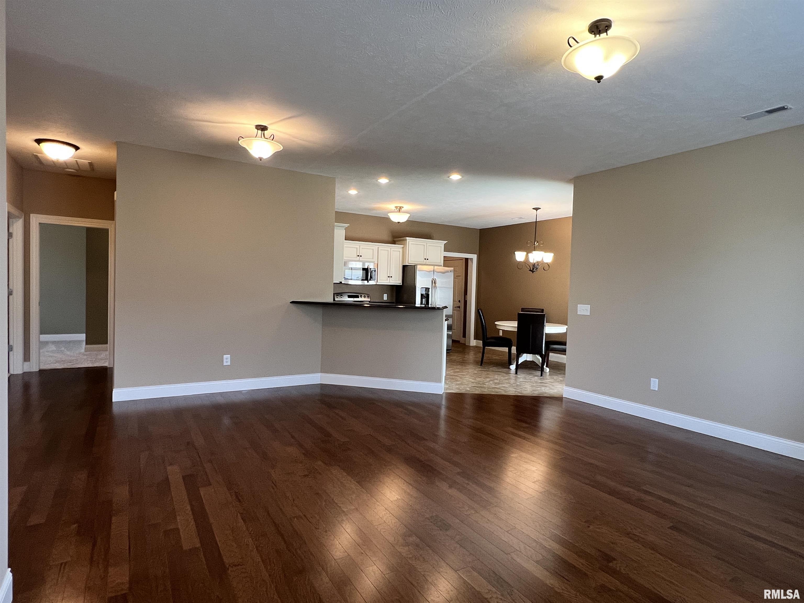 3404 Pinyon Drive Springfield, IL 62711 - Photo 8 of 35