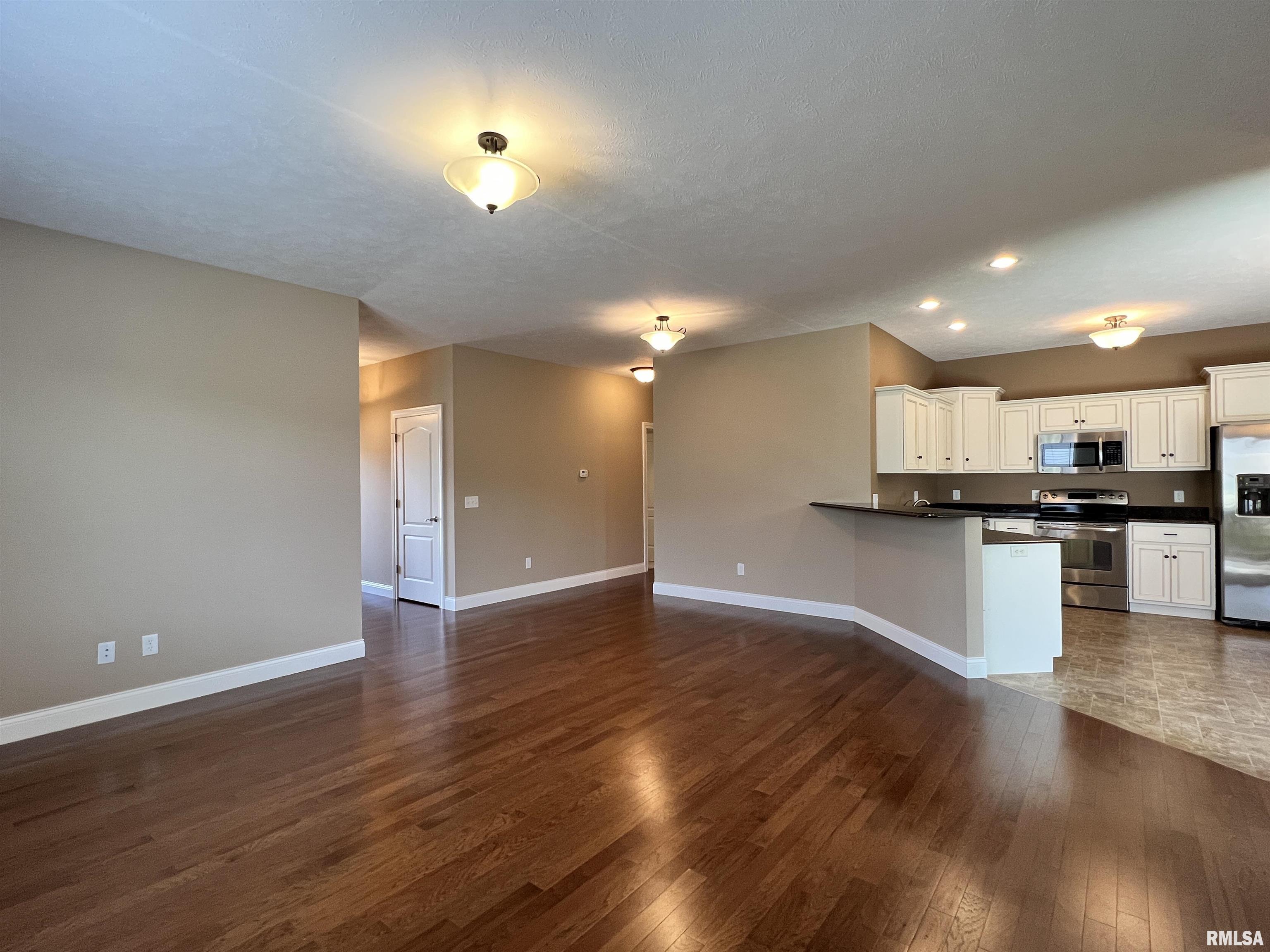 3404 Pinyon Drive Springfield, IL 62711 - Photo 9 of 35