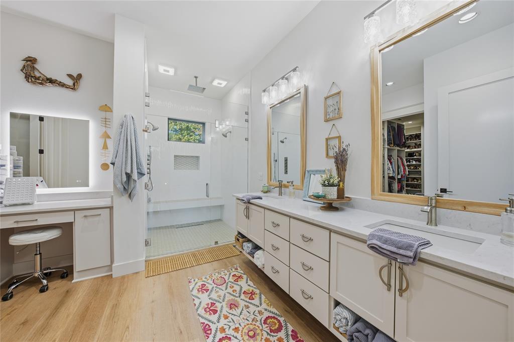 8701 Zebra Crossing Larue, TX 75770 - Photo 14 of 38 a spacious bathroom with a double vanity sink mirror and double
