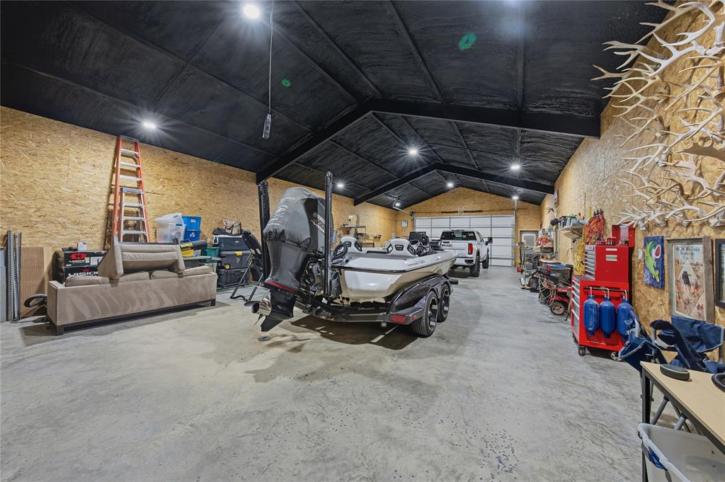 8701 Zebra Crossing Larue, TX 75770 - Photo 31 of 38 a view of a room with gym equipment