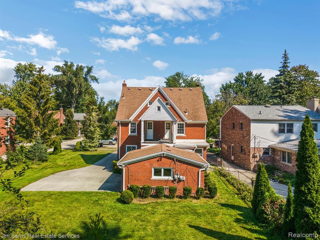 1689 Broadstone Road Grosse Pointe Woods, MI 48236 - Photo 27 of 35