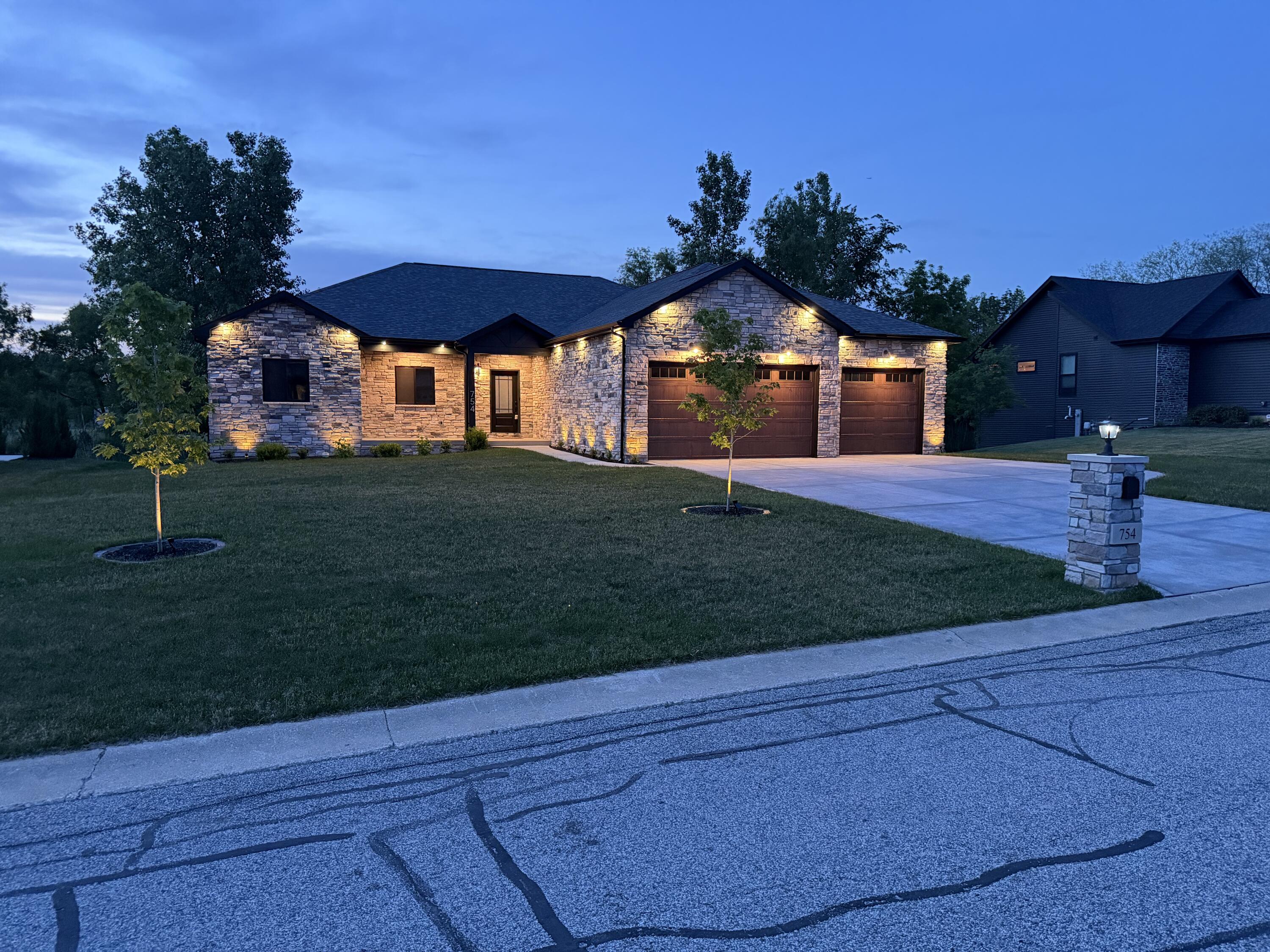 754 Cirque Drive Crown Point, IN 46307 - Photo 3 of 49 3000x2250
