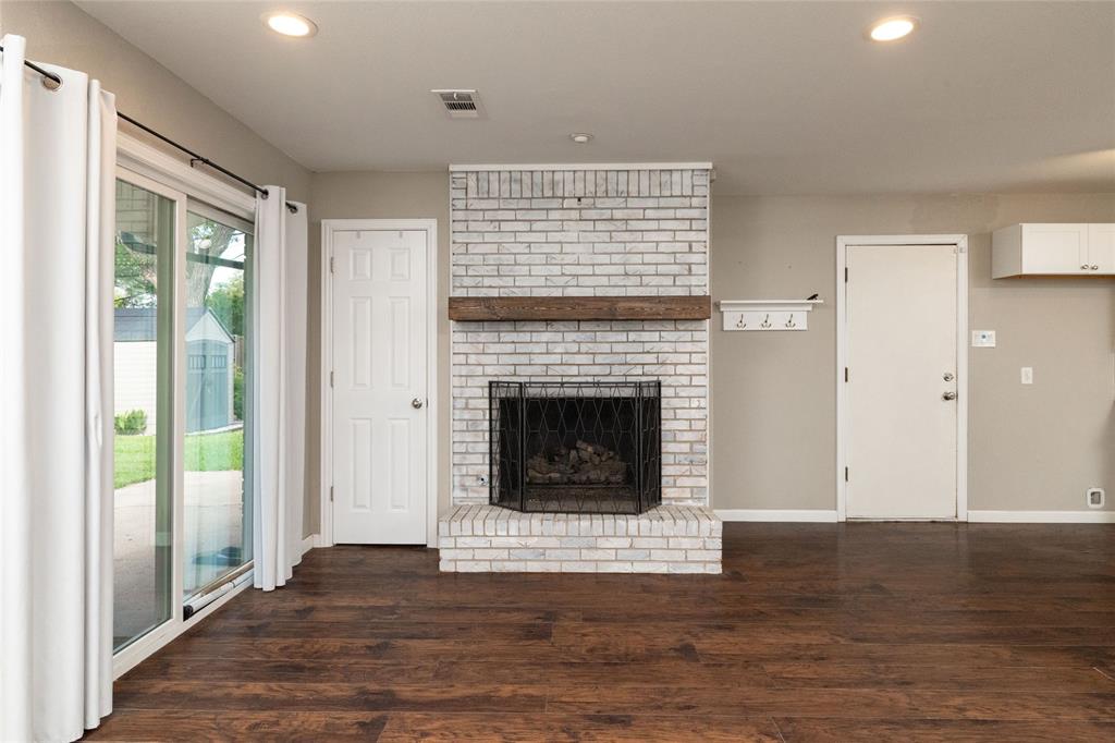 702 Commerce Street Euless, TX 76040 - Photo 14 of 36