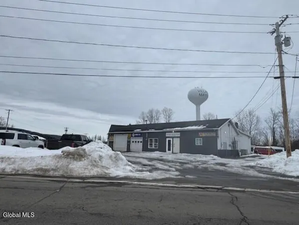 $850,000 | 2469 Highway 30, Mayfield, NY 12117