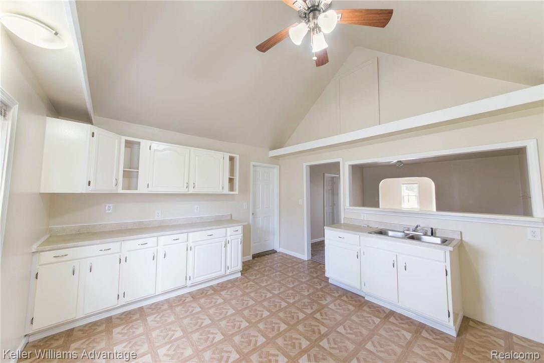 25912 Ross Street Inkster, MI 48141 - Photo 3 of 35 05_Ross_25912_Kitchen_02.jpg