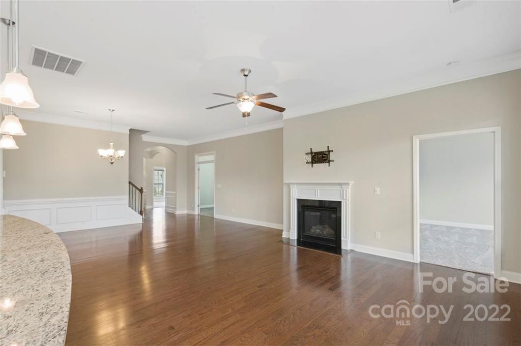 9010 Inverness Bay Road Charlotte, NC 28278 - Photo 11 of 42 Gallery Image 11