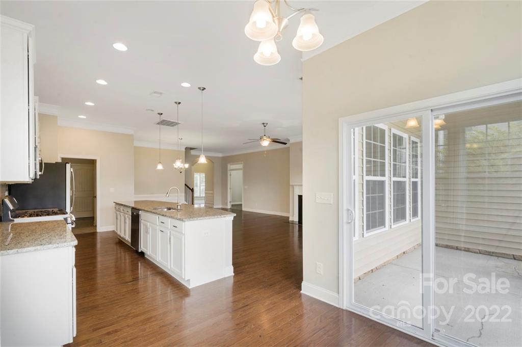 9010 Inverness Bay Road Charlotte, NC 28278 - Photo 12 of 42 Gallery Image 12