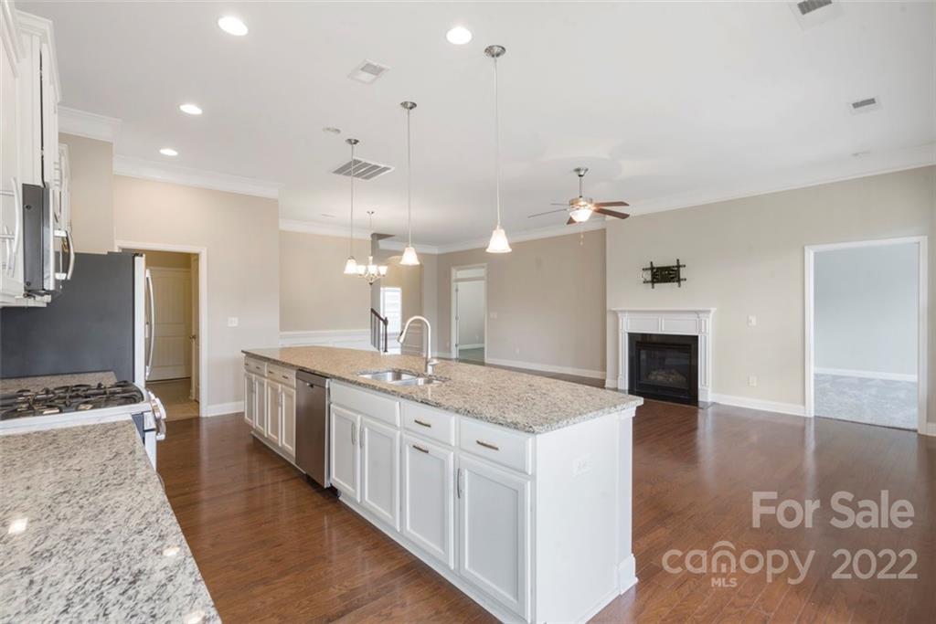 9010 Inverness Bay Road Charlotte, NC 28278 - Photo 14 of 42 Gallery Image 14