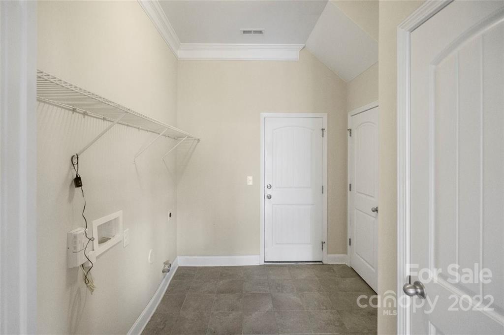 9010 Inverness Bay Road Charlotte, NC 28278 - Photo 29 of 42 Gallery Image 29