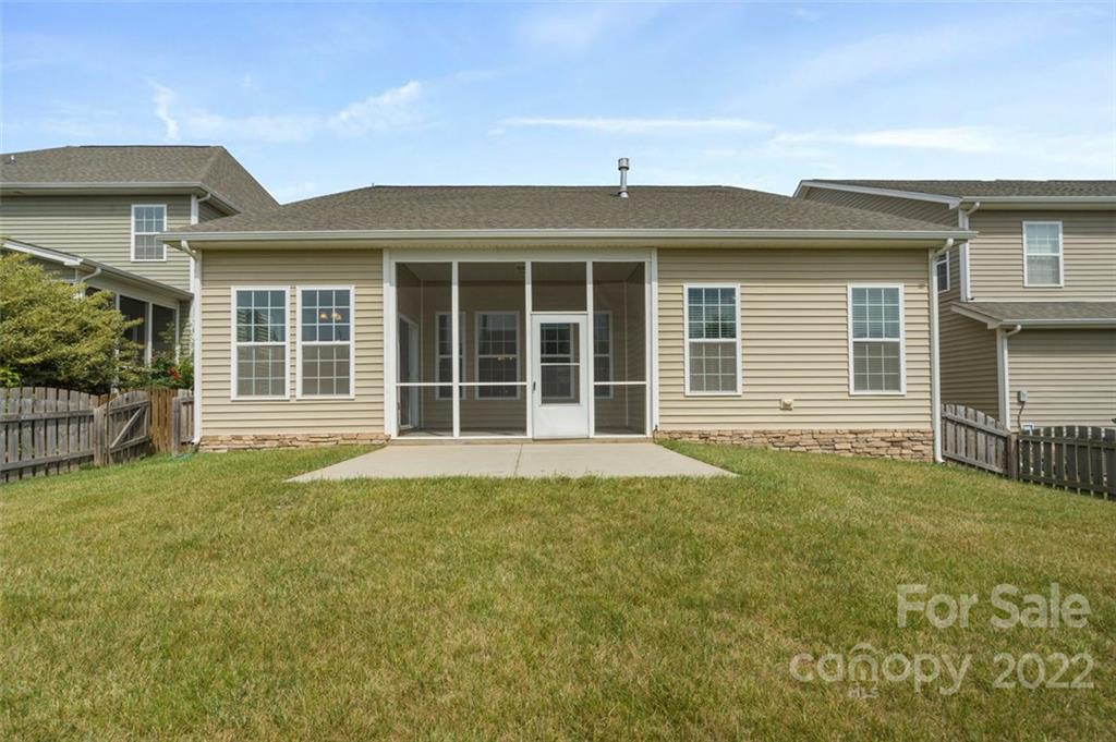 9010 Inverness Bay Road Charlotte, NC 28278 - Photo 31 of 42 Gallery Image 31