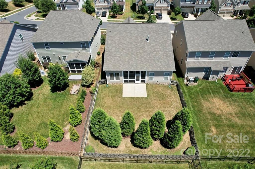 9010 Inverness Bay Road Charlotte, NC 28278 - Photo 33 of 42 Gallery Image 33