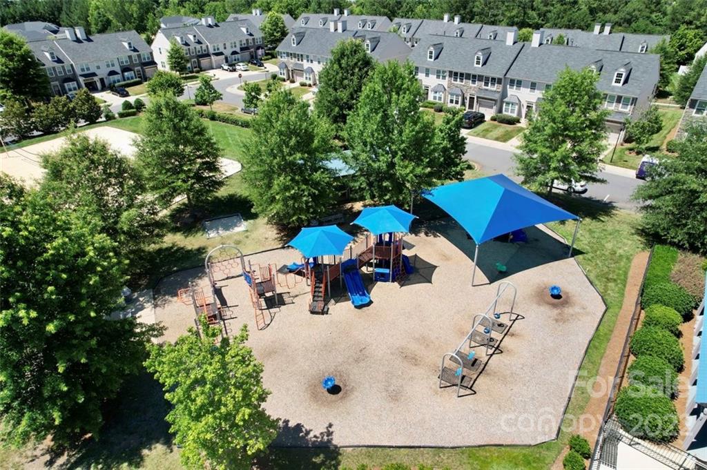 9010 Inverness Bay Road Charlotte, NC 28278 - Photo 39 of 42 Gallery Image 39