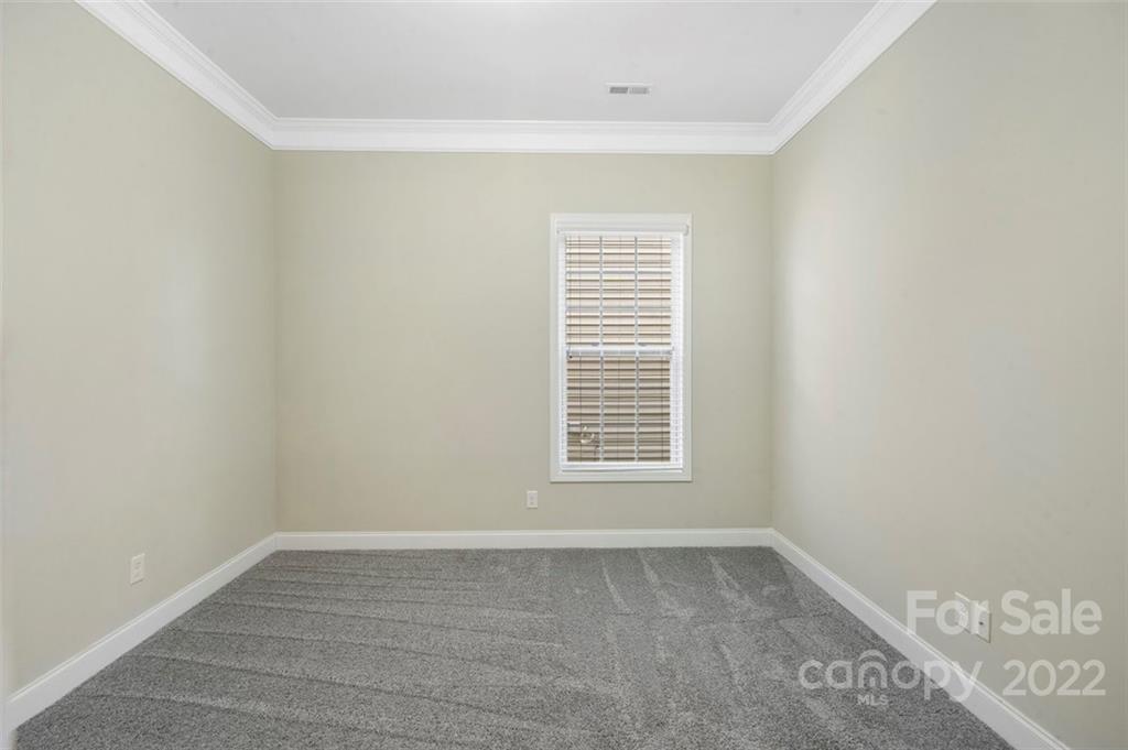 9010 Inverness Bay Road Charlotte, NC 28278 - Photo 6 of 42 Gallery Image 6