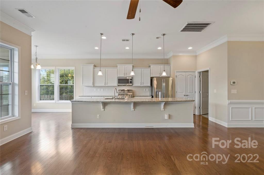 9010 Inverness Bay Road Charlotte, NC 28278 - Photo 8 of 42 Gallery Image 8