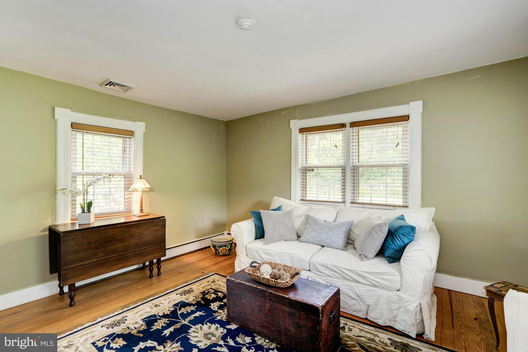3248 Fortune Mountain Road Marshall, VA 20115 - Photo 5 of 21 Living Room