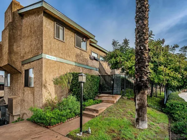 $3,425 | 4566 West Point Loma Boulevard, San Diego, CA 92107