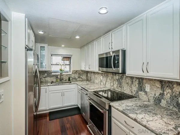 $3,425 | 4566 West Point Loma Boulevard, San Diego, CA 92107