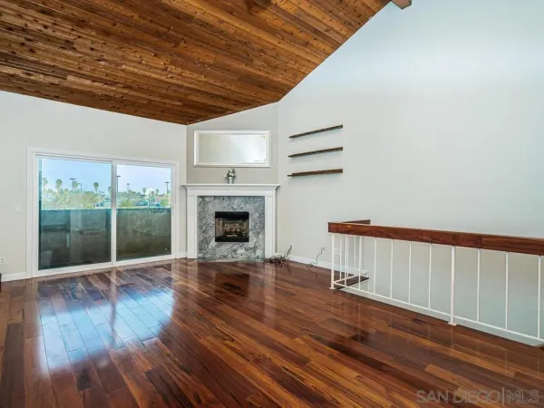 $3,425 | 4566 West Point Loma Boulevard, San Diego, CA 92107