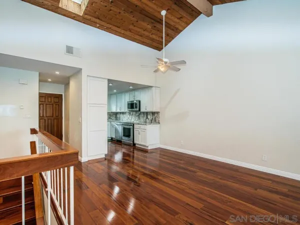 $3,425 | 4566 West Point Loma Boulevard, San Diego, CA 92107