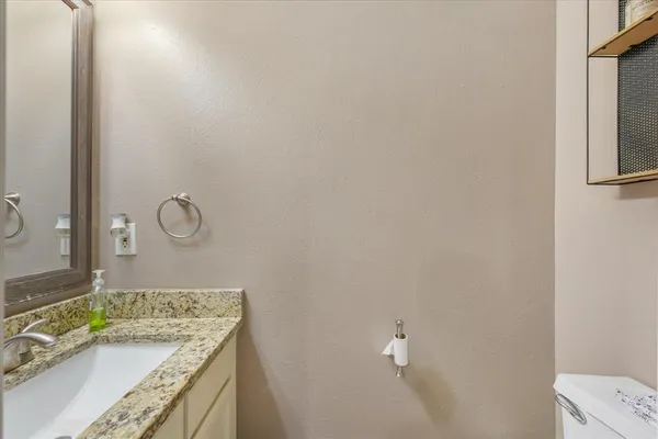 $1,700 | 621 Carriagehouse Lane, Unit 2, Garland, TX 75040