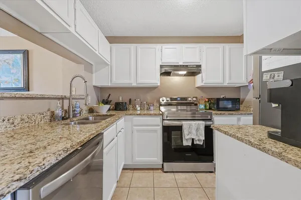 $1,700 | 621 Carriagehouse Lane, Unit 2, Garland, TX 75040