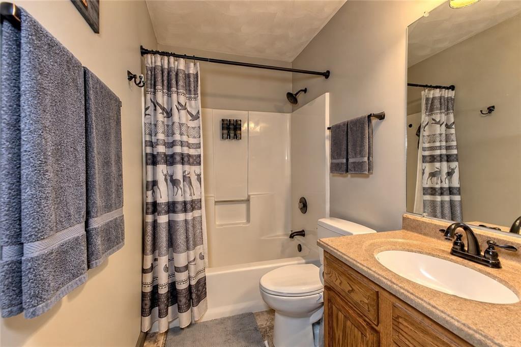 2104 South Ridge Terrace Hidden Valley, PA 15502 - Photo 21 of 50 Guest Bathroom
