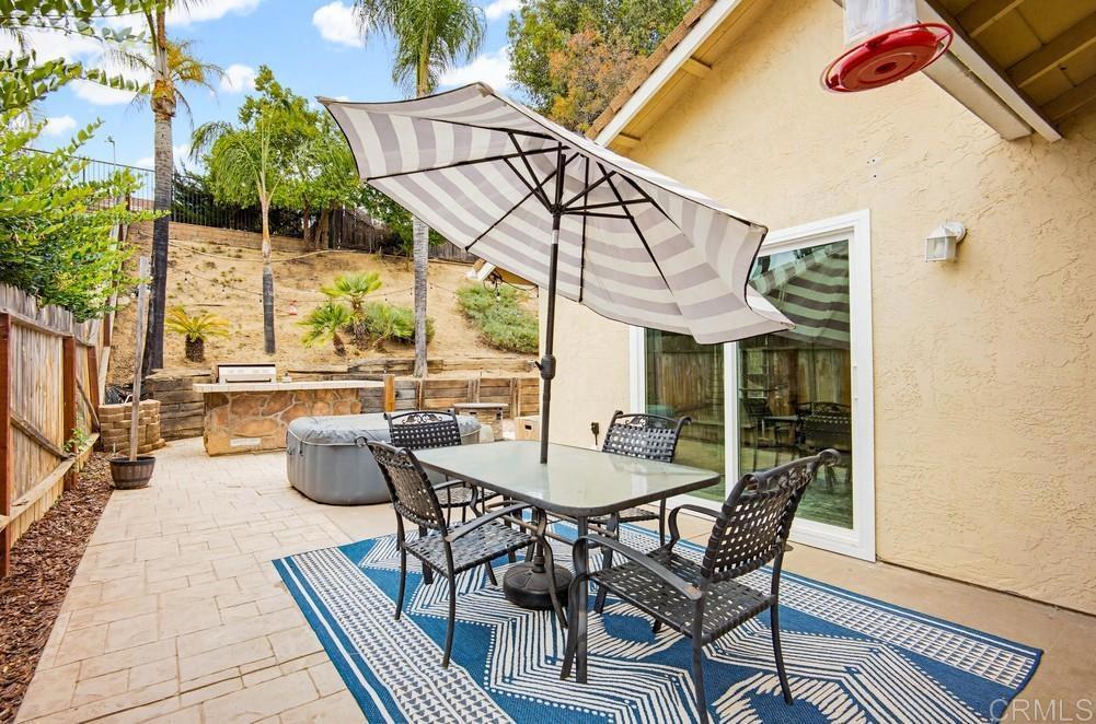42326 Agena Street Temecula, CA 92592 - Photo 11 of 36 A PLACE FOR ENTERTAINING