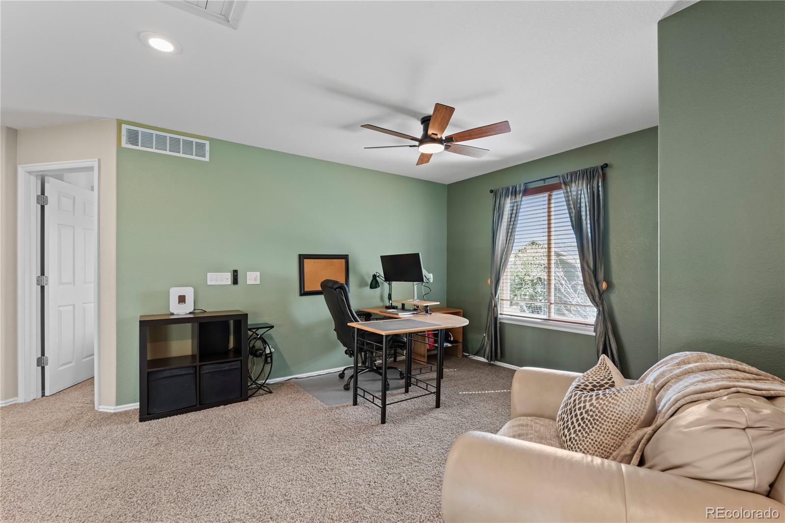 9835 Sydney Lane Highlands Ranch, CO 80130 - Photo 16 of 50