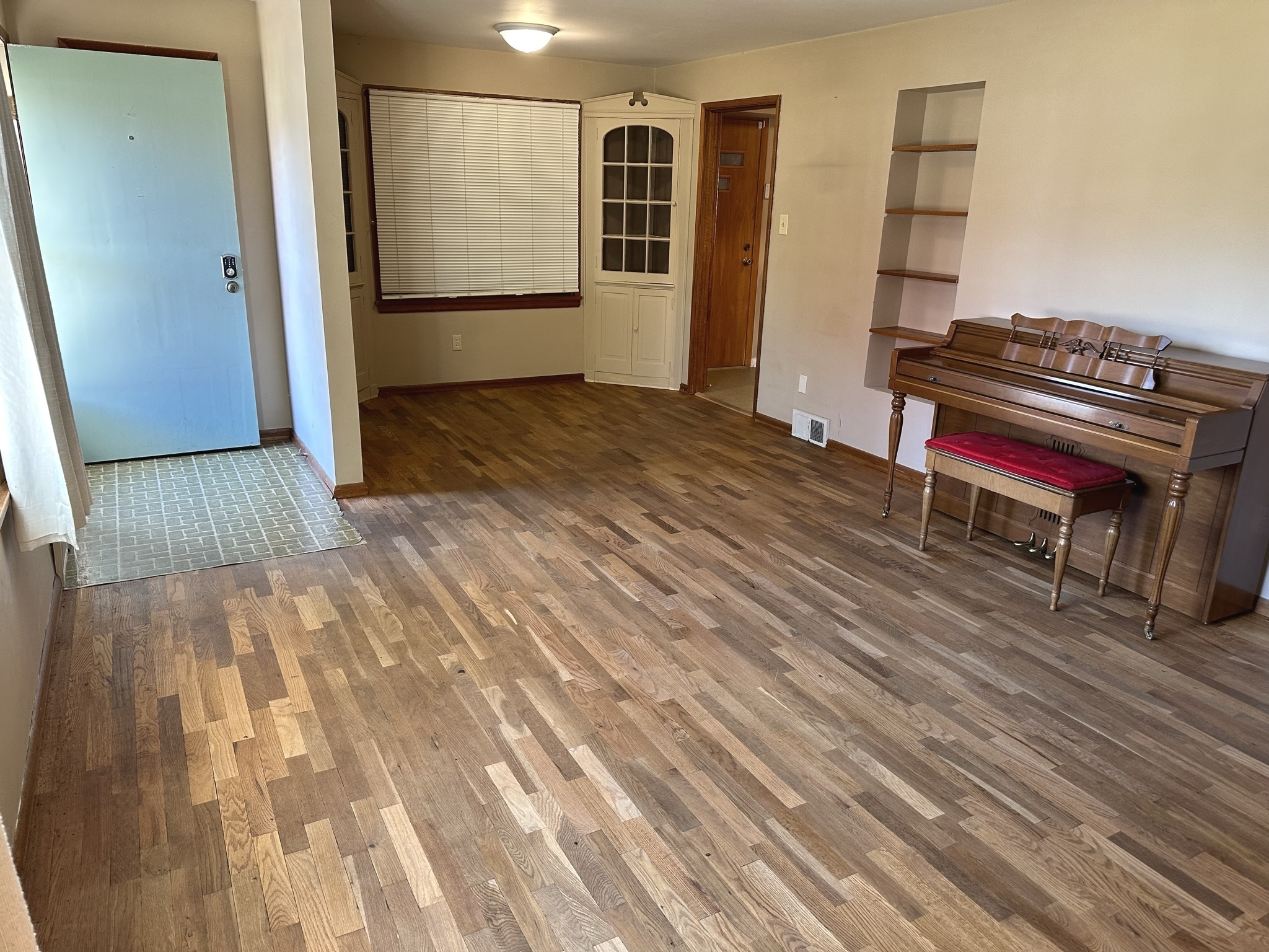 405 South Umbarger Road Muncie, IN 47304 - Photo 5 of 40 Gallery Image 5
