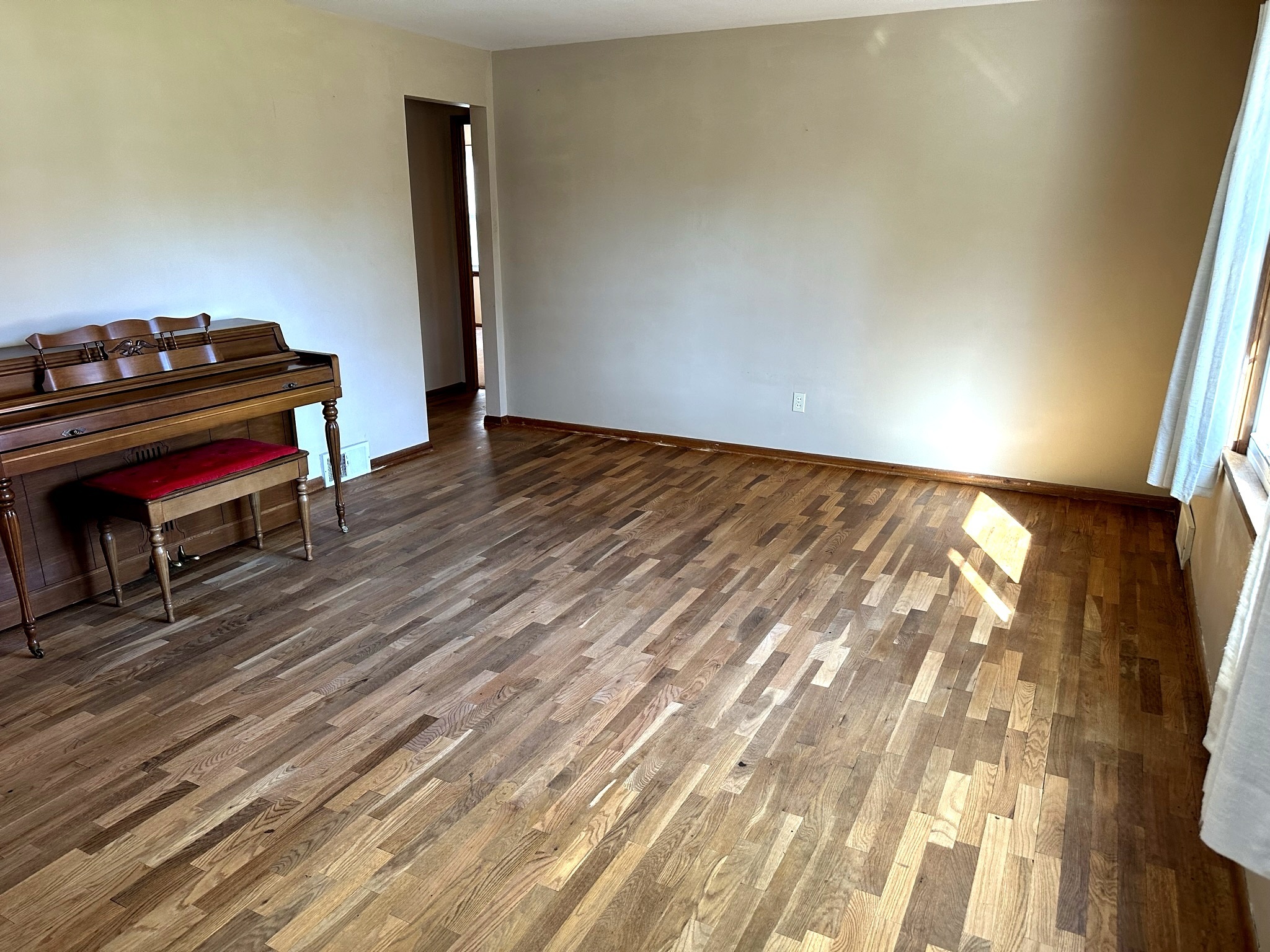 405 South Umbarger Road Muncie, IN 47304 - Photo 6 of 40 Gallery Image 6