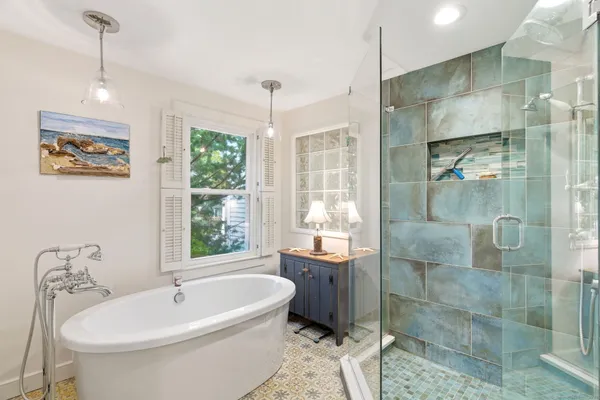 $1,250,000 | 18 Little Point Street, Essex, CT 06426