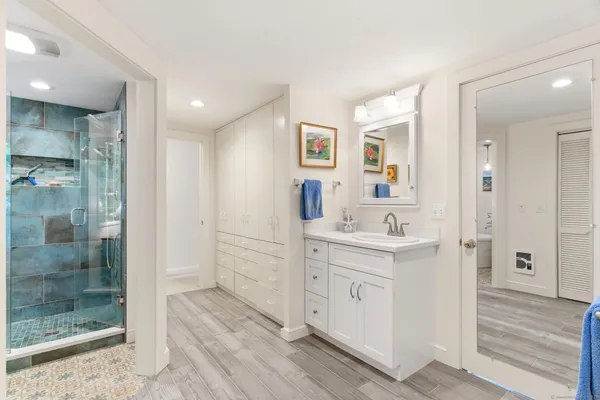 $1,250,000 | 18 Little Point Street, Essex, CT 06426
