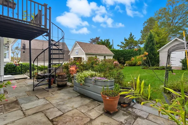 $1,250,000 | 18 Little Point Street, Essex, CT 06426