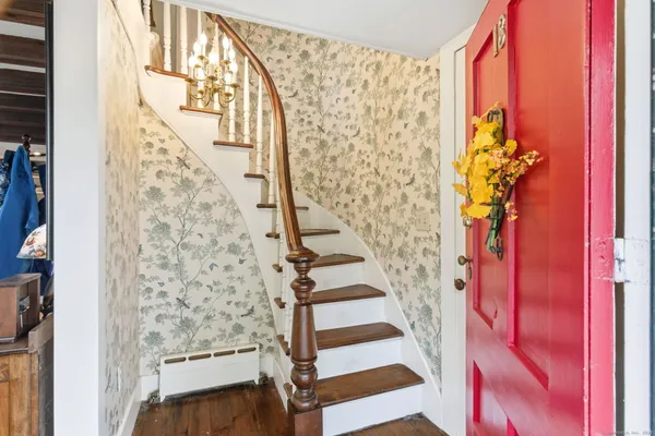 $1,250,000 | 18 Little Point Street, Essex, CT 06426