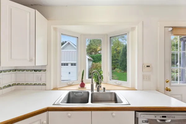 $1,250,000 | 18 Little Point Street, Essex, CT 06426