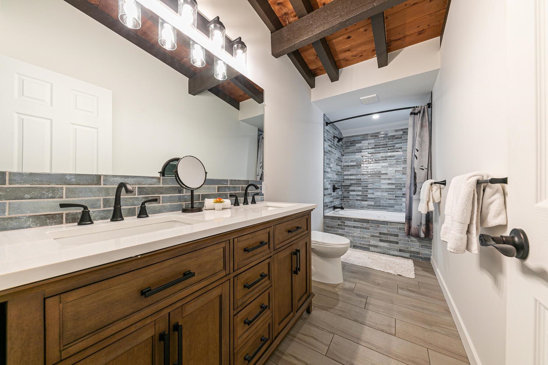 6700 River Road Truckee, CA 96161 - Photo 13 of 28 Gallery Image 13