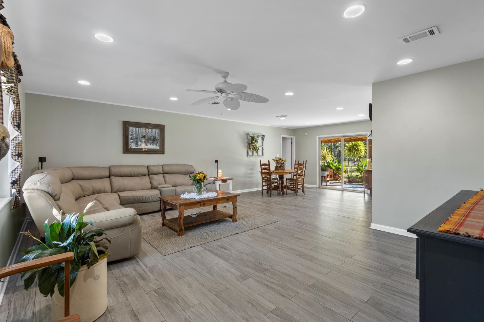 402 Bishop Boulevard Perry, FL 32347 - Photo 3 of 39